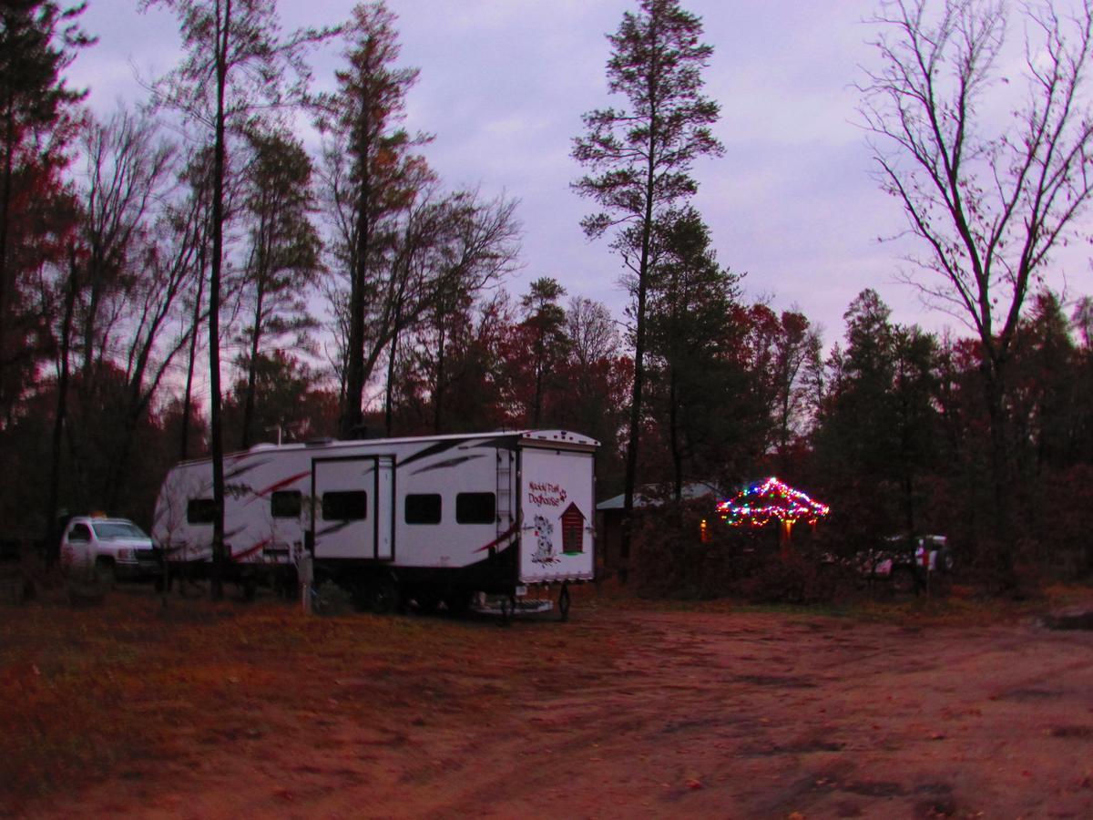 Best Bear Lodge & Campground Irons Exterior foto